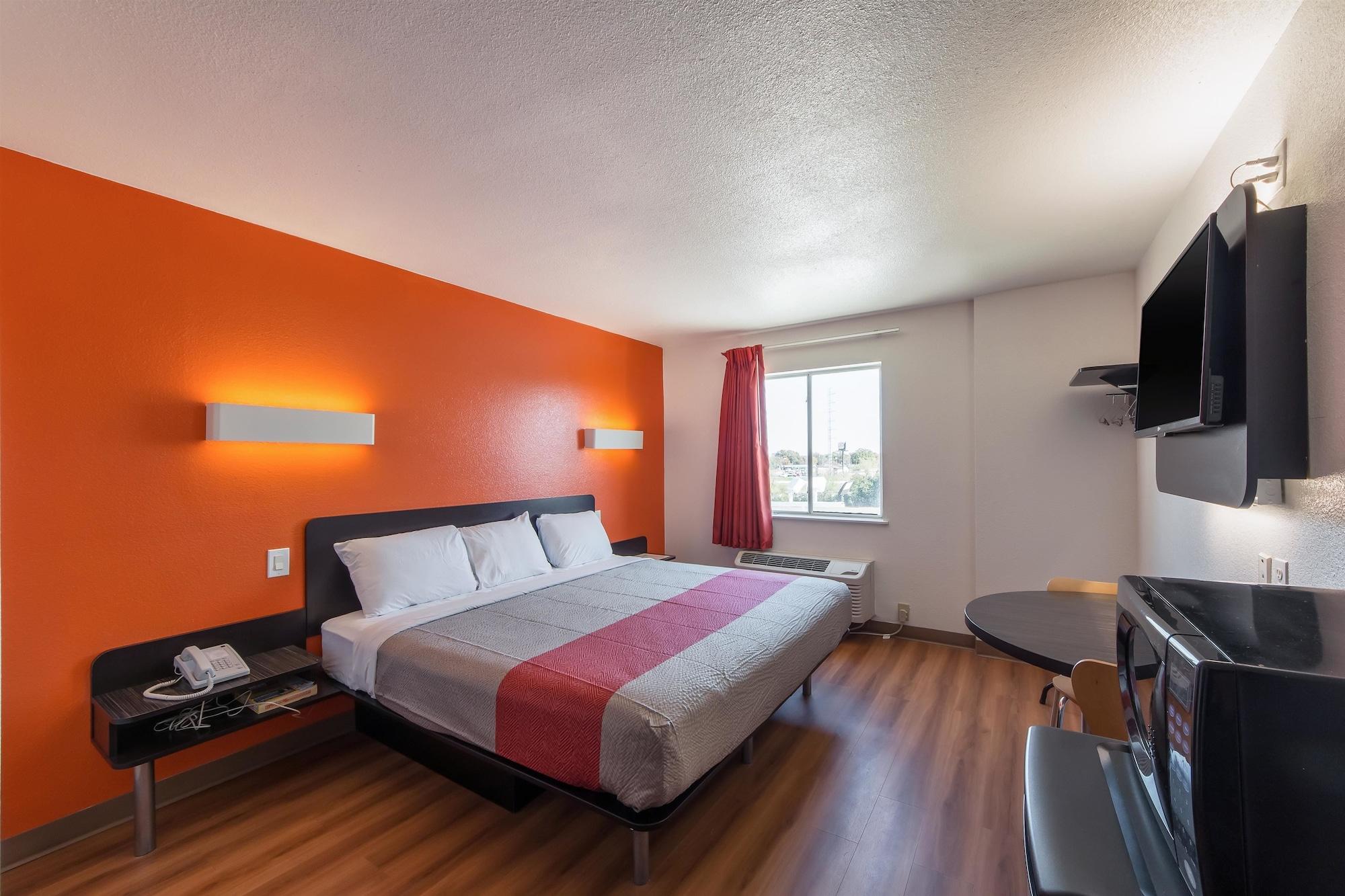 Motel 6-San Antonio, Tx - Downtown - Alamo Dome المظهر الخارجي الصورة