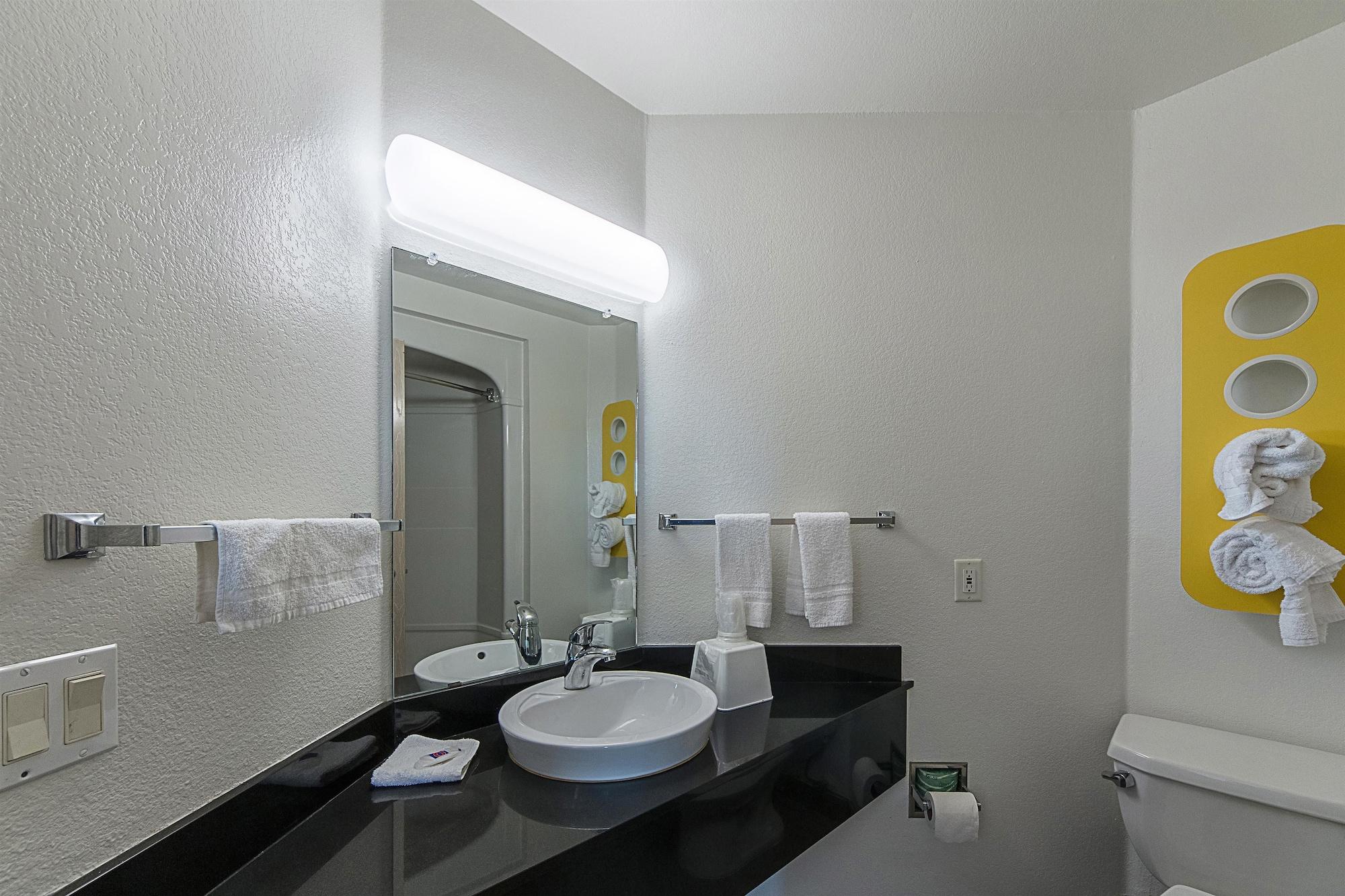 Motel 6-San Antonio, Tx - Downtown - Alamo Dome المظهر الخارجي الصورة