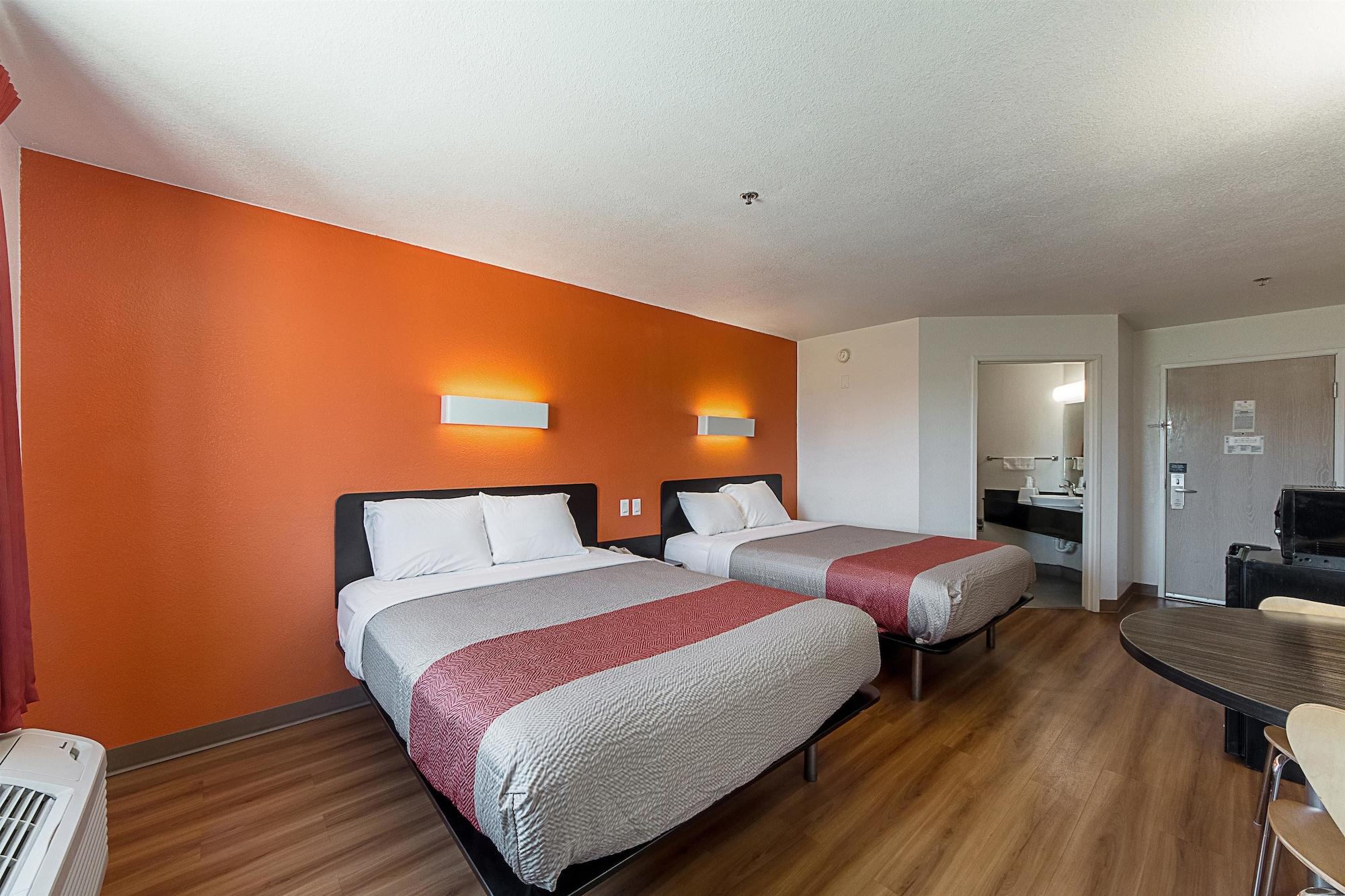 Motel 6-San Antonio, Tx - Downtown - Alamo Dome المظهر الخارجي الصورة