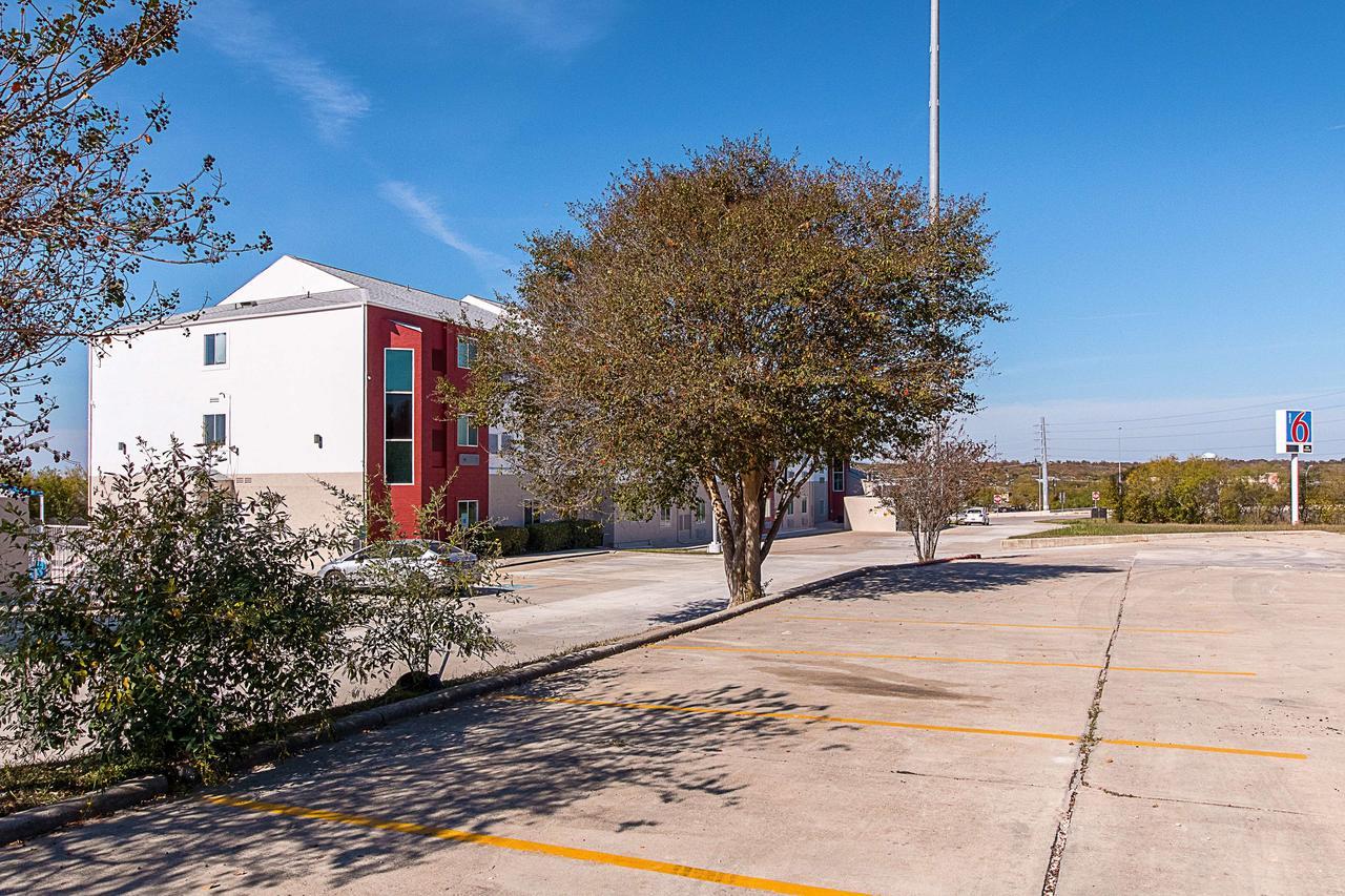 Motel 6-San Antonio, Tx - Downtown - Alamo Dome المظهر الخارجي الصورة