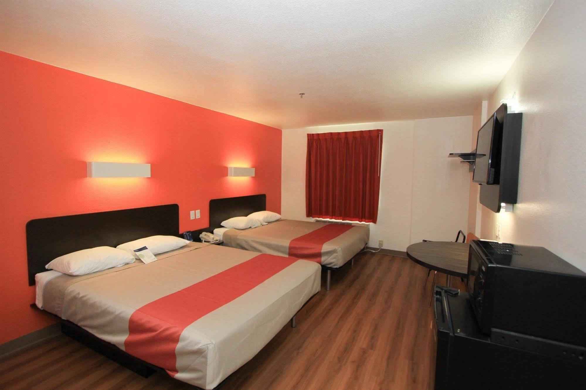 Motel 6-San Antonio, Tx - Downtown - Alamo Dome المظهر الخارجي الصورة