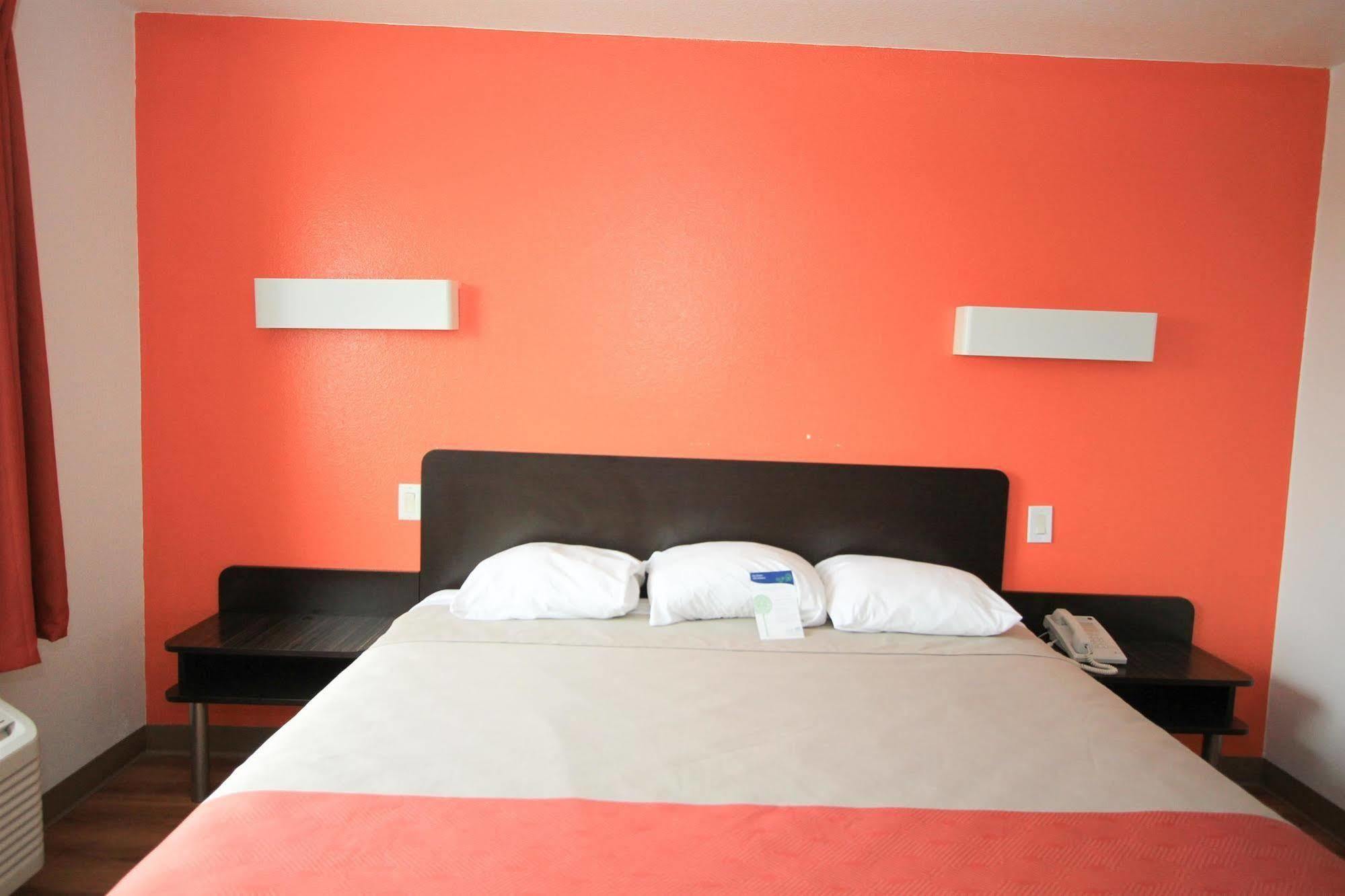Motel 6-San Antonio, Tx - Downtown - Alamo Dome المظهر الخارجي الصورة