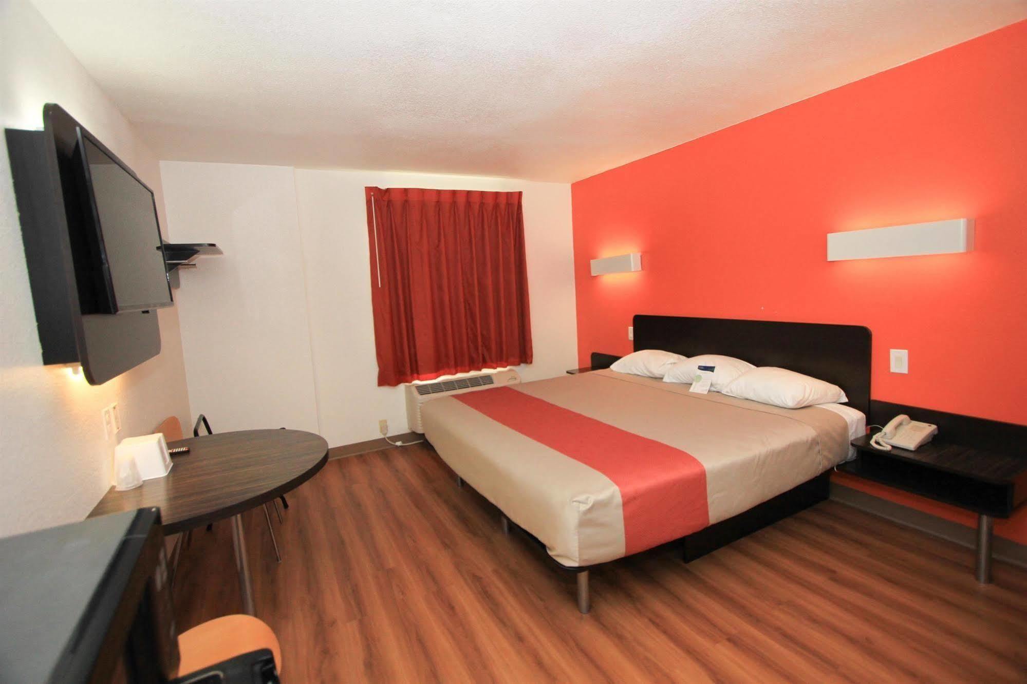 Motel 6-San Antonio, Tx - Downtown - Alamo Dome المظهر الخارجي الصورة