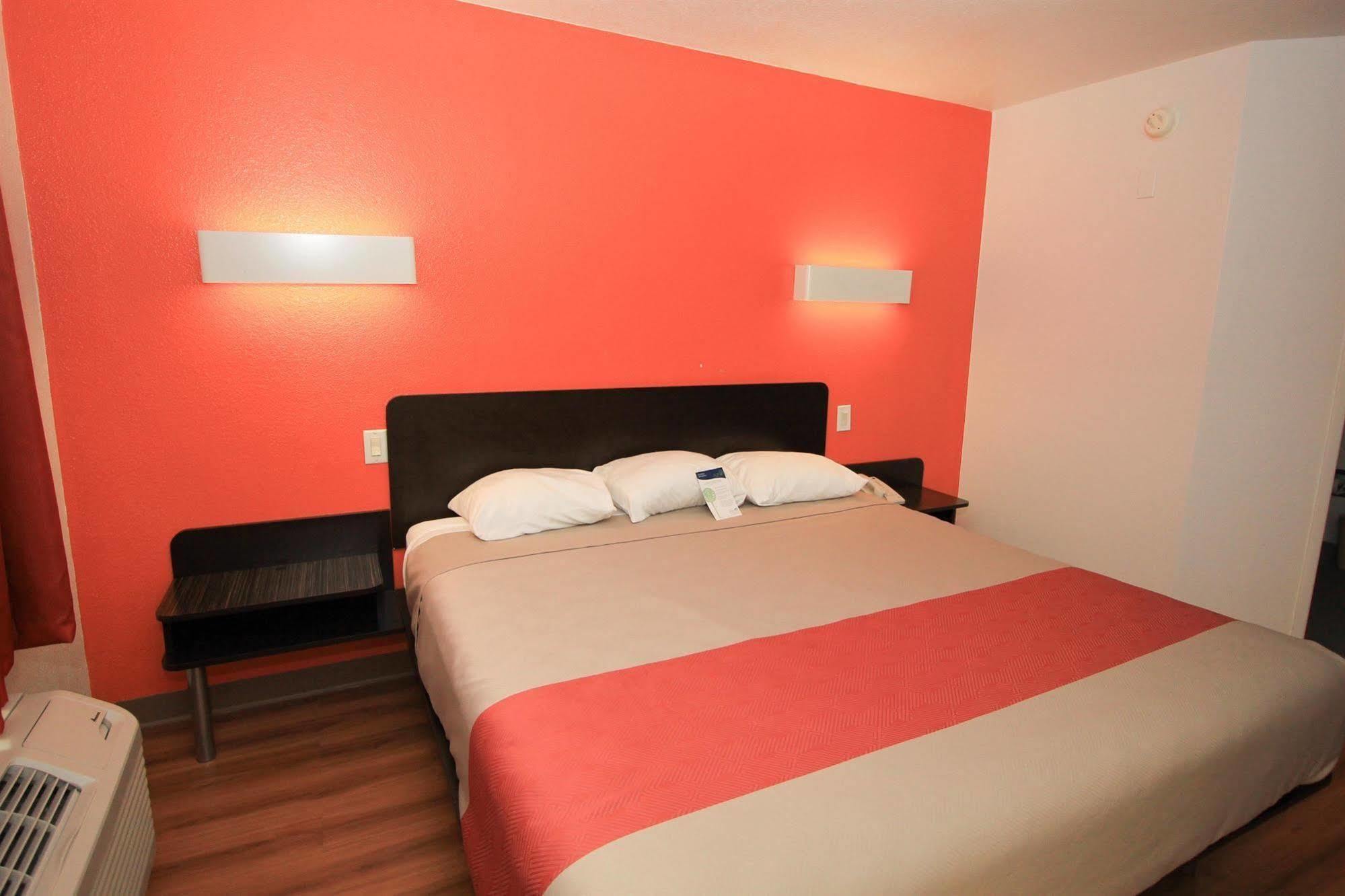 Motel 6-San Antonio, Tx - Downtown - Alamo Dome المظهر الخارجي الصورة